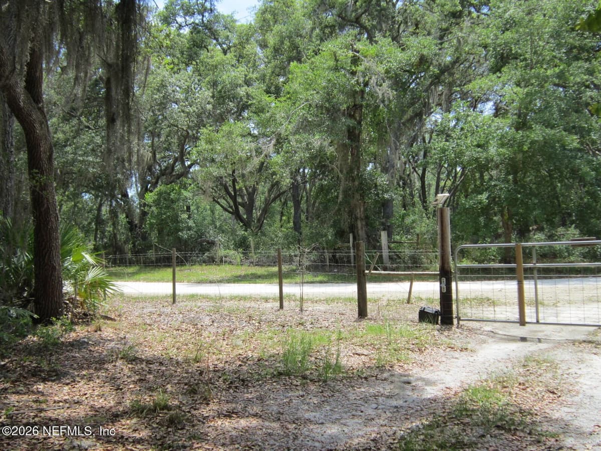 125 KIRBY Lane, Melrose, FL 32666, Melrose, FL - photo 2