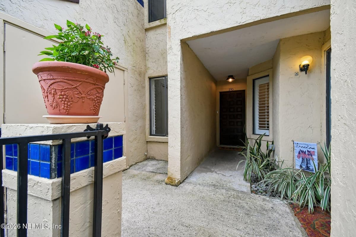 3809 LAVISTA Circle 210, Jacksonville, FL 32217, Jacksonville, FL - photo 2