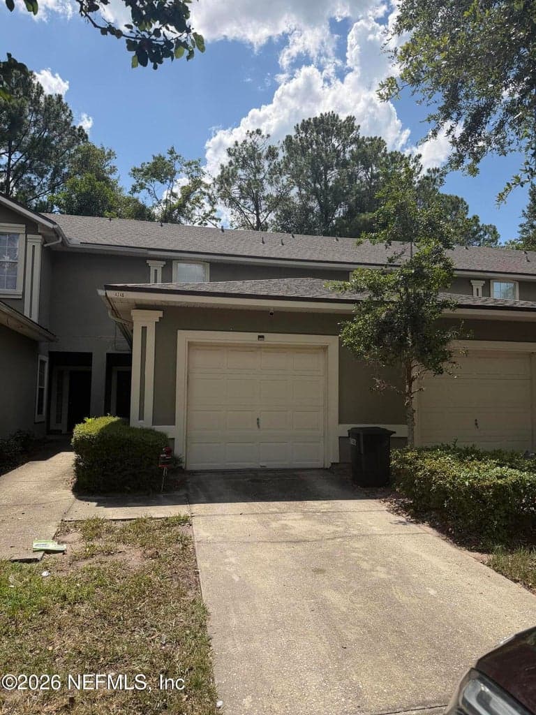 4746 PLAYPEN Drive, Jacksonville, FL 32210