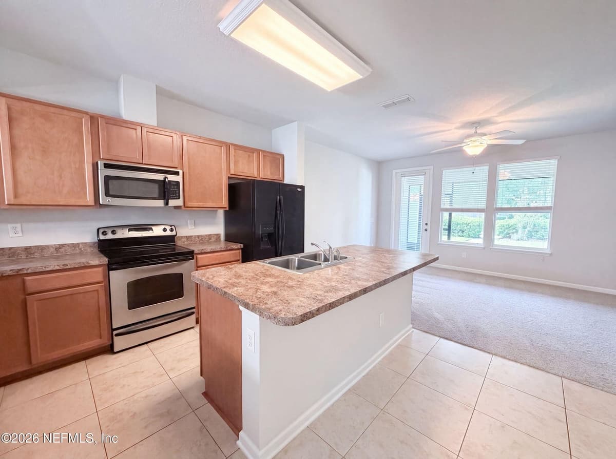 4220 PLANTATION OAKS Boulevard 1813, Orange Park, FL 32065, Orange Park, FL - photo 2