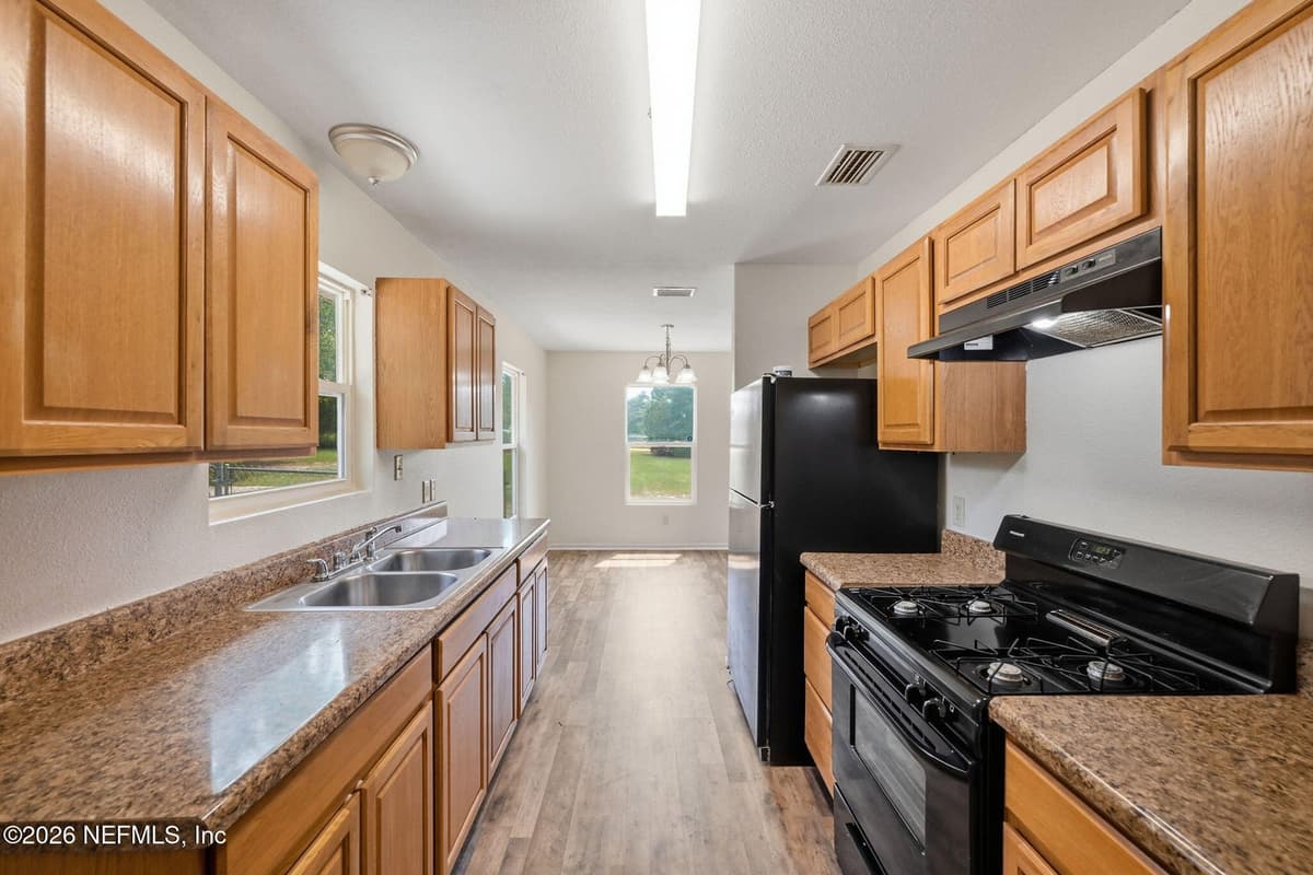 107 MILTON Avenue, Interlachen, FL 32148, Interlachen, FL - photo 2