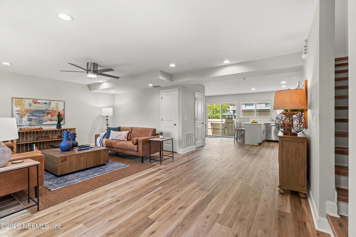 8211 KENSINGTON Square, Jacksonville, FL 32217, Jacksonville, FL - photo 2