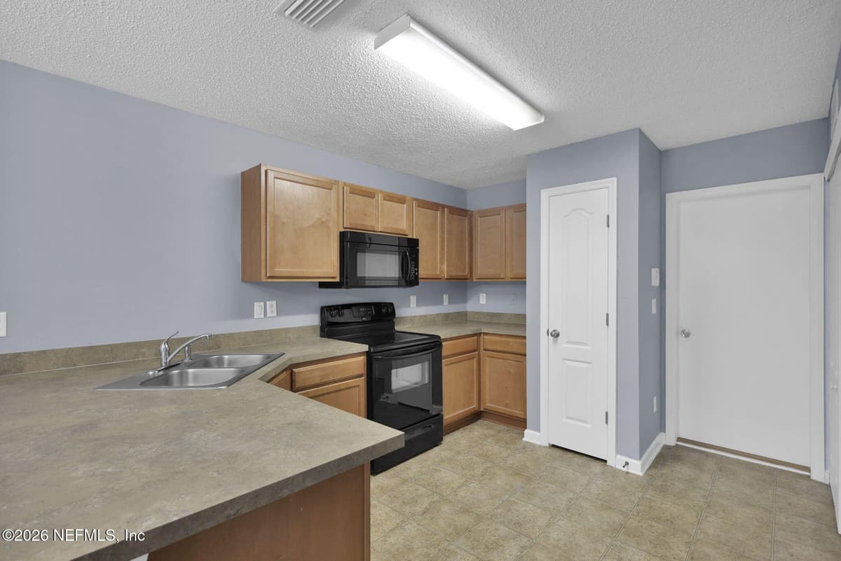 7764 PLAYSCHOOL Lane, Jacksonville, FL 32210, Jacksonville, FL - photo 2
