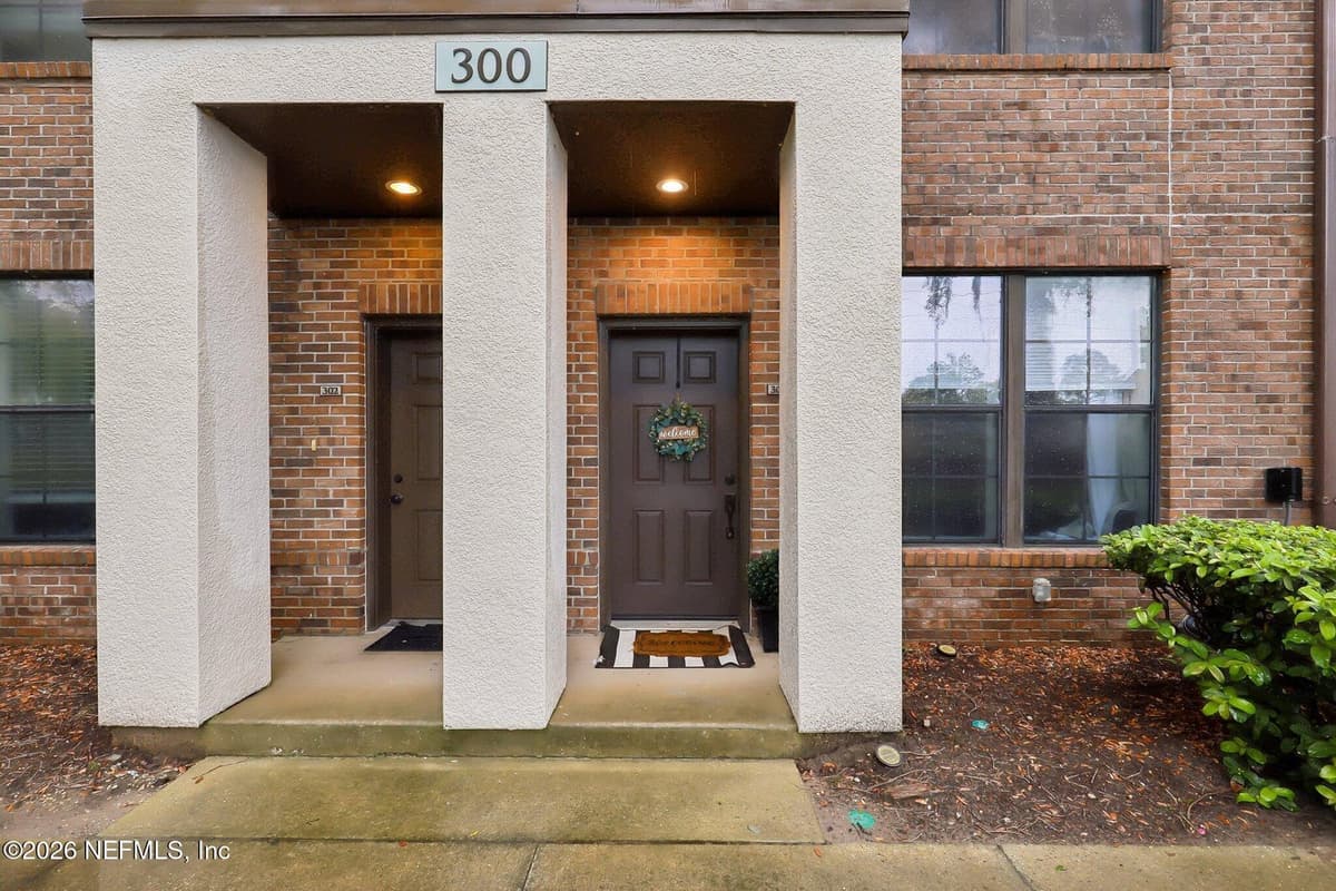9823 TAPESTRY PARK Circle 303, Jacksonville, FL 32246, Jacksonville, FL - photo 2