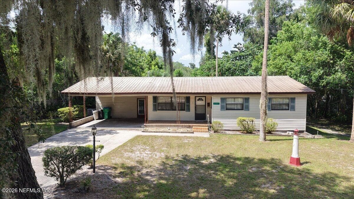 206 OLEANDER Avenue, Crescent City, FL 32112, Crescent City, FL - photo 2