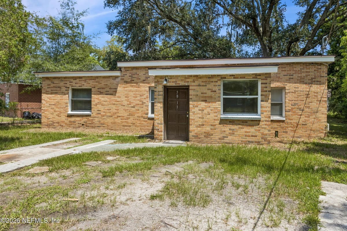 5811 HOLLYHOCK Road, Jacksonville, FL 32209, Jacksonville, FL - photo 2