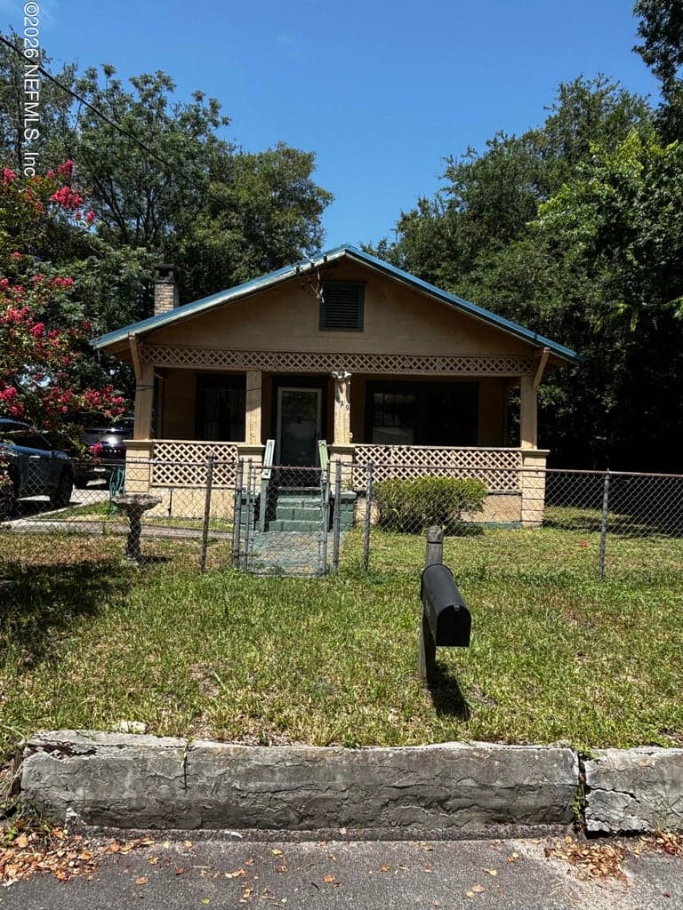 630 CENTER Street, Jacksonville, FL 32205