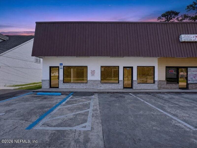 531 S 6TH Street 101 AND 102, Macclenny, FL 32063, Macclenny, FL - photo 2
