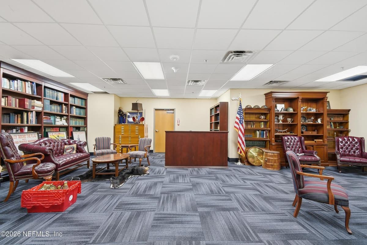 233 E BAY Street L-04, Jacksonville, FL 32202, Jacksonville, FL - photo 2