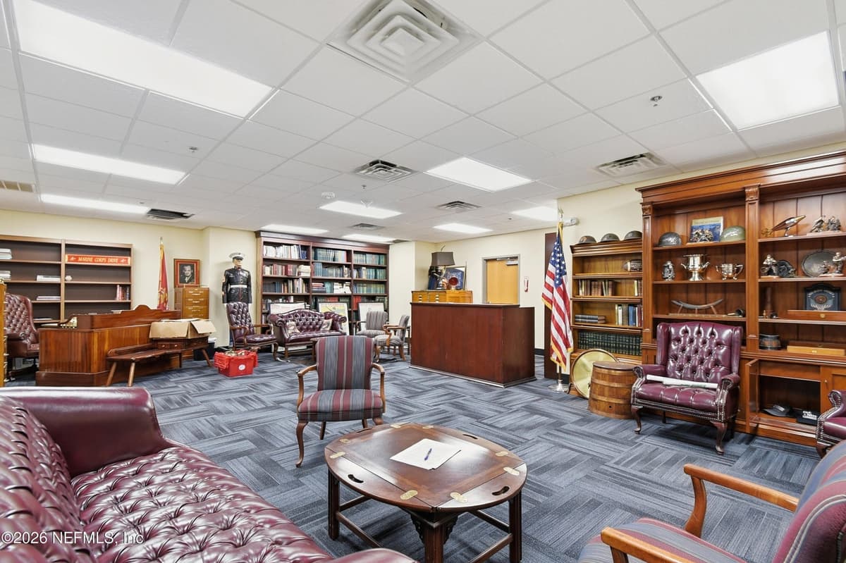 233 E BAY Street L-04, Jacksonville, FL 32202, Jacksonville, FL - photo 3