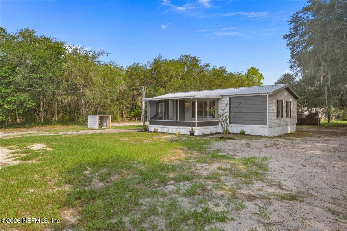 220 GLISSON Street, Interlachen, FL 32148, Interlachen, FL - photo 2