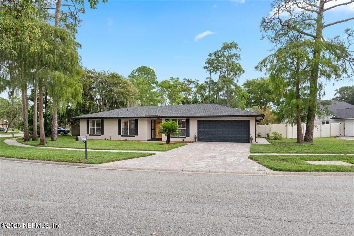 1647 WINDY OAKS Drive W, Jacksonville, FL 32225
