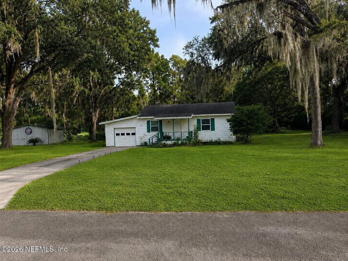 423 HOLIDAY Drive, Interlachen, FL 32148, Interlachen, FL - photo 2
