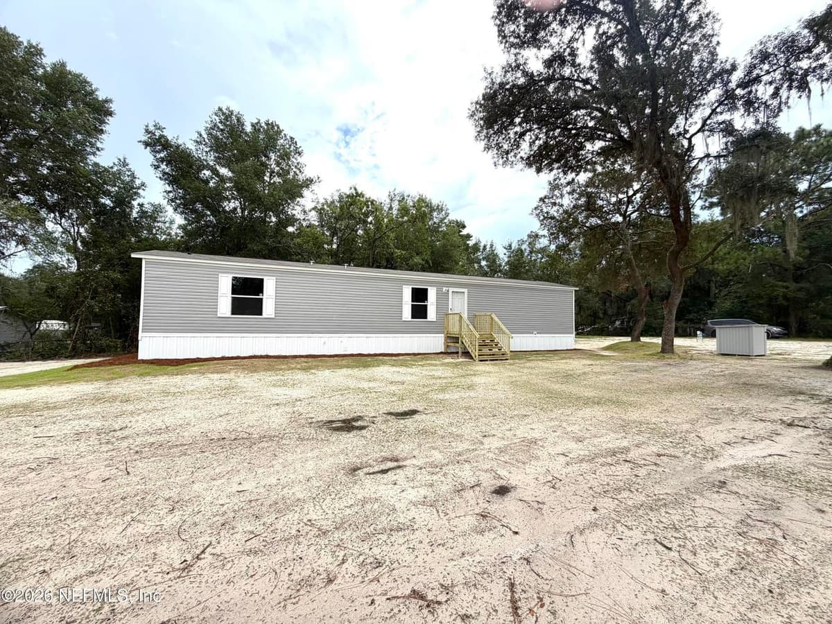 102 LIVINGSTON Court, Satsuma, FL 32189, Satsuma, FL - photo 3