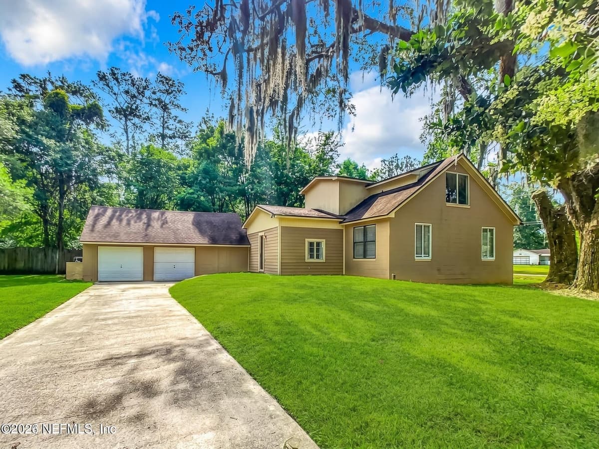 9777 CARBONDALE Drive W, Jacksonville, FL 32208, Jacksonville, FL - photo 2