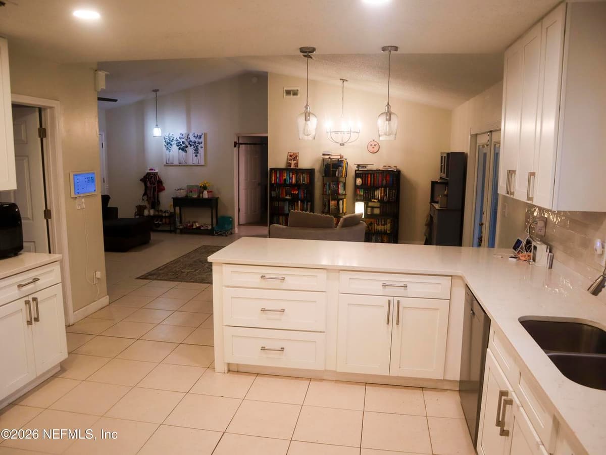 8329 CROSS TIMBERS Drive E, Jacksonville, FL 32244, Jacksonville, FL - photo 2