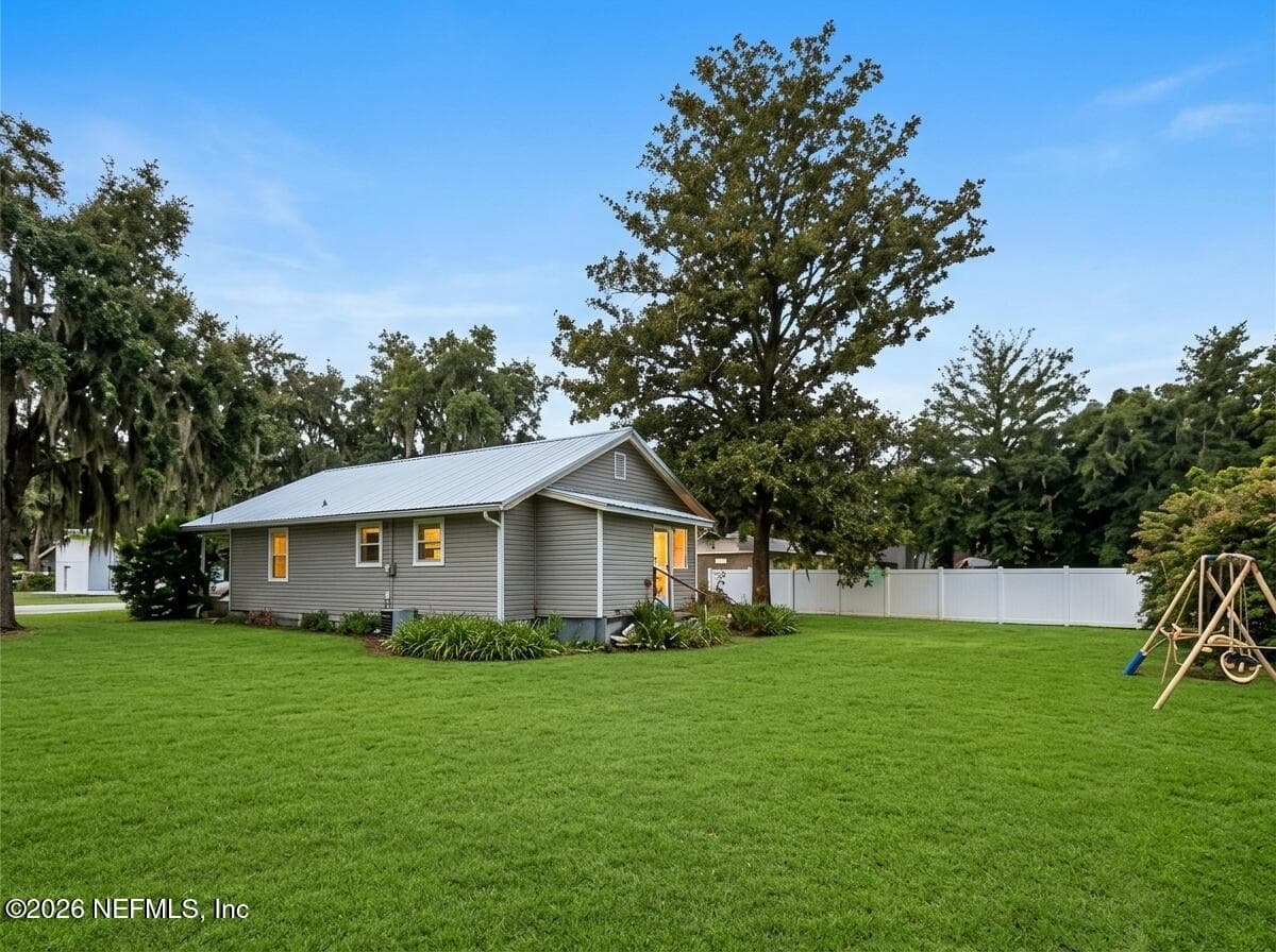 1051 NE LAKE Drive, Lake City, FL 32055, Lake City, FL - photo 2