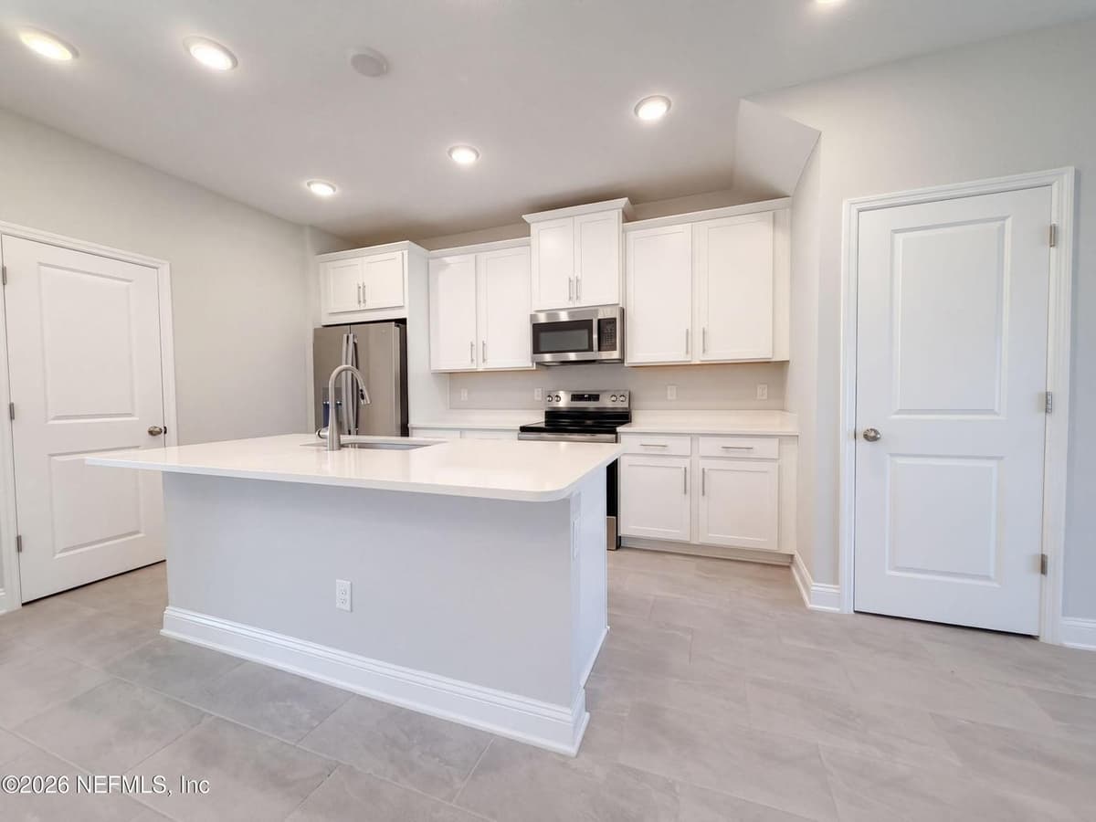 14053 STERELY Court S, Jacksonville, FL 32256, Jacksonville, FL - photo 2