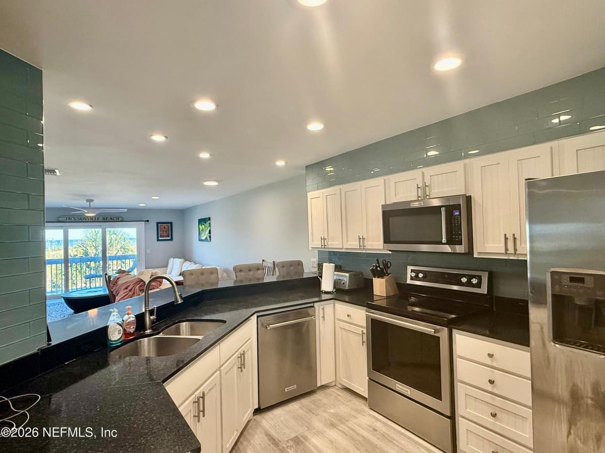 1701 1ST Street N 11B, Jacksonville Beach, FL 32250, Jacksonville Beach, FL - photo 2