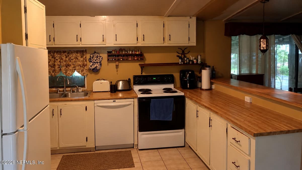 7925 S LESLIE Point, Florida City, FL 34434, Florida City, FL - photo 2