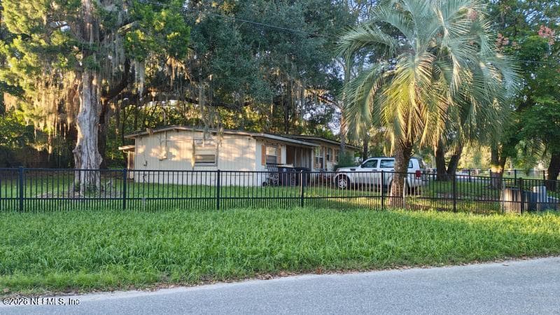 7833 DELAROCHE Drive, Jacksonville, FL 32210, Jacksonville, FL - photo 2