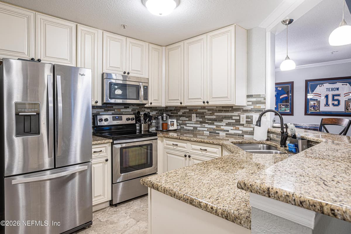 7800 POINT MEADOWS Drive 1136, Jacksonville, FL 32256, Jacksonville, FL - photo 2